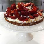 Γλυκιά πίτσα με φράουλες