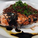 Συνταγή: Αρωματικά φιλέτα σολομού με κινόα – από τον chef Βαγγέλη Δρίσκα – βίντεο Αρωματικά φιλέτα σολομού με κινόα