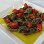 Συνταγή: Σιτσιλιάνικος τόνος με σάλτσα πράσινης ελιάς – από τον chef Βαγγέλη Δρίσκα – βίντεο Σιτσιλιάνικος τόνος με σάλτσα πράσινης ελιάς