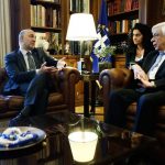 Συνάντηση Π. Παυλόπουλου – Πιερ Μοσκοβισί: Μνημόνια τέλος. Η Ελλάδα στέκεται πλέον ελεύθερα στα πόδια της και ξεκινά μια νέα πορεία, δήλωσε ο Ευρωπαίος επίτροπος