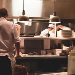 Έφοδο του ΣΔΟΕ σε αλυσίδες εστίασης – Γράφει ο Δημήτρης Χριστούλιας