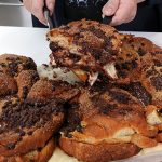 Πρωτότυπο κέικ σουφλέ με μπανάνες και κρουασάν