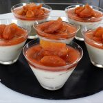 Κρέμα λευκής σοκολάτας με ροδάκινα