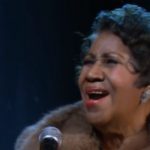 ΕΙΔΗΣΕΙΣ ΣΕ ΒΙΝΤΕΟ: Θρήνος για την απώλεια της Αρίθα Φράνκλιν (2)