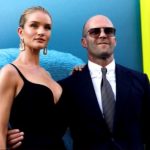 ΕΙΔΗΣΕΙΣ ΣΕ ΒΙΝΤΕΟ: Ρόζι Χάντινγκτον: Το μαύρο φόρεμα που τόνισε την αγαλματένια σιλουέτα της