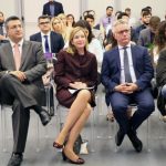 Ο Περιφερειάρχης Κεντρικής Μακεδονίας Απόστολος Τζιτζικώστας και η Αναπληρωτής Υπουργός Εξωτερικών των ΗΠΑ Marie Royce στη Διεθνή Διάσκεψη για τις Ελληνοαμερικανικές Σχέσεις