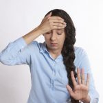 Θετικά αποτελέσματα από τη βοτουλινική τοξίνη για επτά στους δέκα πάσχοντες από χρόνια ημικρανία.