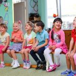 Τα παιδάκια που πάνε σε παιδικό σταθμό αντί να μένουν στο σπίτι, έχουν περισσότερες κοινωνικές δεξιότητες και καλύτερη συμπεριφορά, δείχνει νέα έρευνα