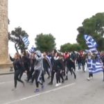 ΕΙΔΗΣΕΙΣ ΣΕ ΒΙΝΤΕΟ: Θεσσαλονίκη: Διαδήλωση μαθητών για τη Μακεδονία από δεκάδες σχολεία υπό κατάληψη