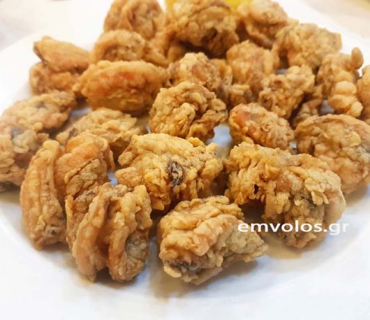 Φρέσκα μύδια τηγανητά με κουρκούτι ούζου