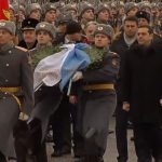 ΕΙΔΗΣΕΙΣ ΣΕ ΒΙΝΤΕΟ: Κατάθεση στεφάνου από τον πρωθυπουργό στο μνημείο του Άγνωστου Στρατιώτη στη Μόσχα