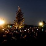 ΕΙΔΗΣΕΙΣ ΣΕ ΒΙΝΤΕΟ: Άναψε το Χριστουγεννιάτικο δέντρο στο πυρόπληκτο Μάτι