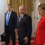 ΕΙΔΗΣΕΙΣ ΣΕ ΒΙΝΤΕΟ: Ο Πούτιν και η Μέρκελ απήλαυσαν λουκάνικα και χαβιάρι στο πρωινό εργασίας