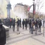 ΕΙΔΗΣΕΙΣ ΣΕ ΒΙΝΤΕΟ: «Κίτρινα γιλέκα»: 31.000 διαδηλωτές στη Γαλλία, 700 προσαγωγές