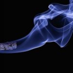 Όσοι στρίβουν το δικό τους τσιγάρο, είναι πιο δύσκολο μετά να το κόψουν