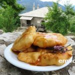 Τηγανόψωμα συνταγές για γλυκό ή τυρόπιτα