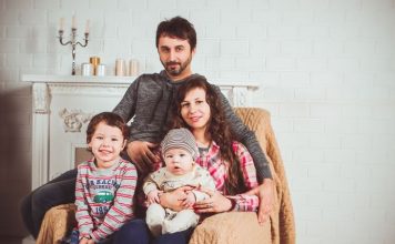 Γονείς και παιδιά: Πειθαρχία χωρίς φόβο και ενοχή – Γράφει ο ψυχολόγος Γιάννης Ξηντάρας οικογένεια