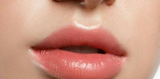 Beauty tip για σκασμένα χείλη