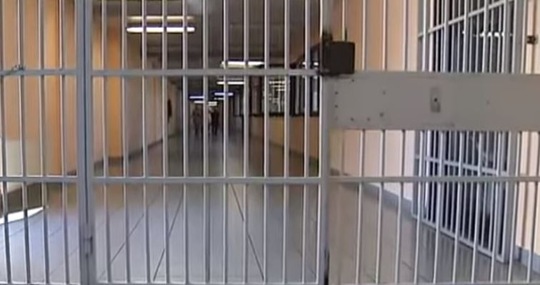 Θεσσαλονίκη: Προφυλακιστέοι οι δύο κατηγορούμενοι για τη φονική επίθεση με γκαζάκια στο σπίτι της οικογένειας Νέστορα – Νέα προθεσμία για τον τρίτο κατηγορούμενο