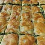Σπανακοτυρόπιτα με χειροποίητο φύλλο