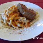 Μοσχαράκι κοκκινιστό με χοντρά μακαρόνια – Νοσταλγική γεύση… αγαπημένη Μοσχαράκι κοκκινιστό με χοντρά μακαρόνια