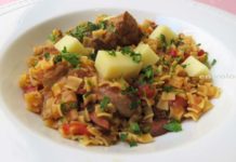 Μοσχάρι με χυλοπίτες χωριάτικες στη γάστρα – Γεύση αγαπησιάρικη… Μοσχάρι με χυλοπίτες χωριάτικες στη γάστρα