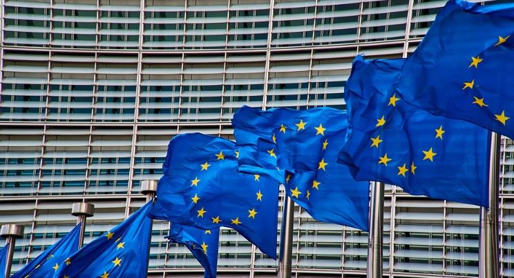 Η Επιτροπή καλεί την Ελλάδα να μεταφέρει ορθά στο εθνικό δίκαιο τις διατάξεις της οδηγίας για τη σεξουαλική κακοποίηση παιδιών