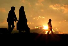 Ψυχολογία: Το Γονεοποιημένο Παιδί: Όταν η Παιδικότητα Θυσιάζεται για την Ισορροπία της Οικογένειας – Γράφει ο ψυχολόγος Γιάννης Ξηντάρας