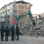 Τουρκία-Σεισμός: Στην περισσότερο πληγείσα επαρχία, την Χατάι, οι κάτοικοι ζητούν απεγνωσμένα βοήθεια για τους δικούς τους ανθρώπους που έχουν καταπλακωθεί από τα χαλάσματα, αλλά δεν έχουν αποσταλεί διασώστες