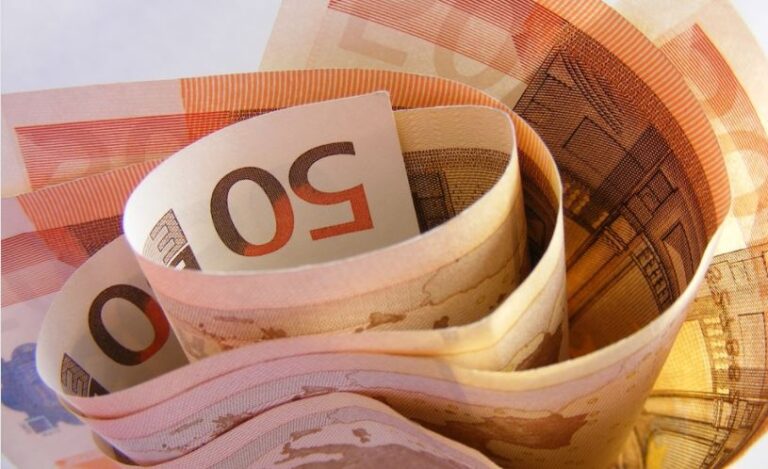 Προϋπολογισμός: Πρωτογενές πλεόνασμα 12,7 δισ. στο 11μηνο – Συνεχίστηκε η υπεραπόδοση στις εισπράξεις φόρων και τον Νοέμβριο