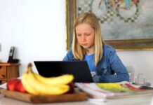 ΕΚΠΟΙΖΩ: Άμεση η ανάγκη προστασίας των καταναλωτών και ιδιαίτερα των παιδιών, από το μάρκετινγκ των influencers