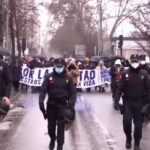 ΕΙΔΗΣΕΙΣ ΣΕ ΒΙΝΤΕΟ: Χιλιάδες διαδηλωτές στη Μαδρίτη κατά των μέτρων για την πανδημία