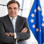 ΕΕ: Μ.Σχοινάς εναντίον Ρώμης κι όσων μπλοκάρουν το Σύμφωνο Μετανάστευσης