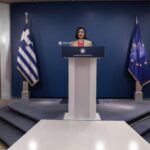 Η Αριστοτελία Πελώνη στην ενημέρωση των πολιτικών συντακτών και των ανταποκριτών ξένου τύπου