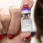 Θεσσαλονίκη: Ηλικιωμένη πήρε ως… ενθύμιο το φιαλίδιο της Pfizer που χάθηκε από εμβολιαστικό κέντρο του Ευόσμου