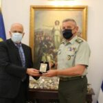 Η στρατιωτική συνεργασία Ελλάδας-Ισραήλ, στο επίκεντρο συνάντησης του αρχηγού ΓΕΕΘΑ με τον πρέσβη του Ισραήλ