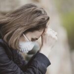 Υγεία: Πολλοί ασθενείς Covid-19 υποφέρουν από γνωστικά και συμπεριφορικά προβλήματα για αρκετούς μήνες μετά