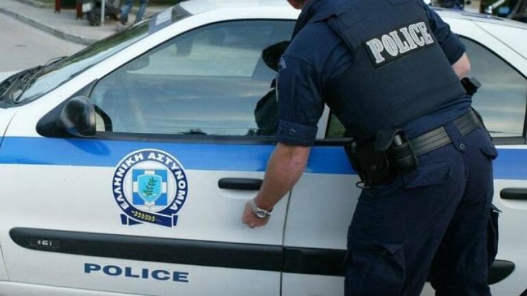 Συνελήφθησαν δύο ημεδαποί – σχηματίστηκε δικογραφία σε βάρος τους καθώς και σε βάρος αλλοδαπού και άγνωστου συνεργού, για εγκληματική οργάνωση/ομάδα και απάτες