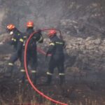 ΕΙΔΗΣΕΙΣ ΣΕ ΒΙΝΤΕΟ: Βίλια: Κάηκαν σπίτια- Εκκενώθηκαν 2 οικισμοί- Καταγγελίες εμπρησμού