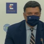 Β. Κικίλιας: Ξεκινά πιλοτικό πρόγραμμα με εμβολιασμούς σε πλατείες, έξω από εκκλησίες