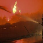 Β.Εύβοια: Απειλούνται τα χωριά Γαλατσώνα, Αβγαριά, Ασμίνι – Σε κοντινή απόσταση από την Ιστιαία η φωτιά