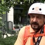 Ο αφγανός υπουργός που έγινε διανομέας με ποδήλατο στη Γερμανία