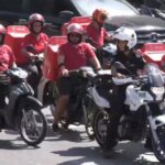 ΕΙΔΗΣΕΙΣ ΣΕ ΒΙΝΤΕΟ: Μοτοπορεία διαμαρτυρίας από ταχυδιανομείς