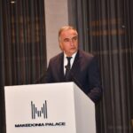 Σ. Καλαφάτης: Η φετινή βράβευση τιμά τη συνεισφορά της Επιστήμης στην ανθρωπότητα και τα βήματα ελευθερίας μέσω του εμβολιασμού.