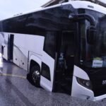 Θεσσαλονίκη: Άνοιξε «τρύπα» στην Εθν. Αντιστάσεως και …κατάπιε το μπροστινό μέρος λεωφορείου