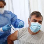 Υγεία: Τα περισσότερα εμβόλια, εκτός των mRNA, πιθανώς δεν αποτρέπουν την απλή λοίμωξη από την Όμικρον, σύμφωνα με τις πρώτες επιστημονικές εκτιμήσεις