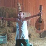 Ο μικρός #Gletzes: Σαρώνει ο πιο κουζουλός λαουτιέρης της Κρήτης!