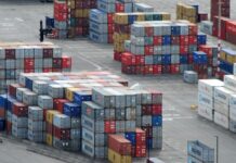 ΠΣΕ: Οριακά θετικά κινείται ο Οκτώβριος, χωρίς πετρελαιοειδή, με αύξηση των εξαγωγών κατά 0,3%. Αύξηση καταγράφεται στους 7 από τους 10 κυριότερους κλάδους