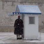 ΕΙΔΗΣΕΙΣ ΣΕ ΒΙΝΤΕΟ: Πλάνα από την χιονισμένη Ακρόπολη και την Βουλή