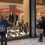 ΕΙΔΗΣΕΙΣ ΣΕ ΒΙΝΤΕΟ: Πρεμιέρα για τις χειμερινές εκπτώσεις – Ανοικτά τα μαγαζιά την Κυριακή, 16 Ιανουαρίου